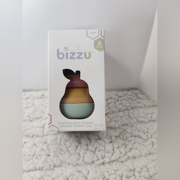 New! Bizzu Silicone Stackable Teether - Picture 1 of 3